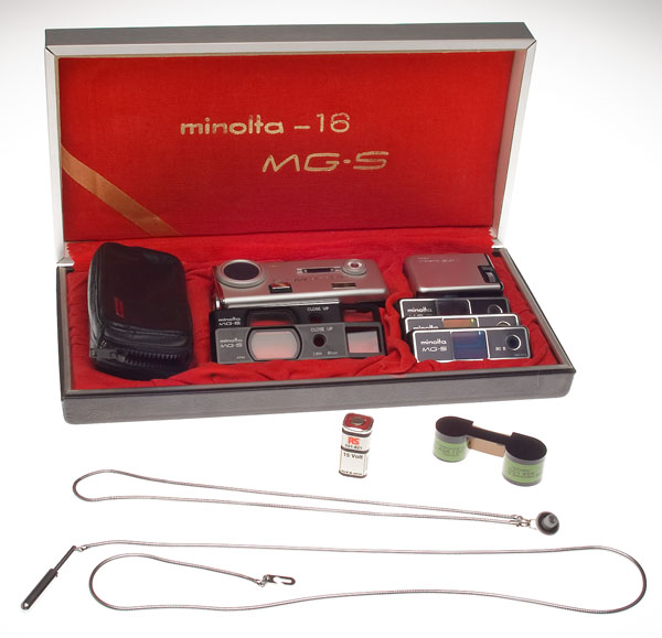 The Minolta-16 MG-S kit with accessories